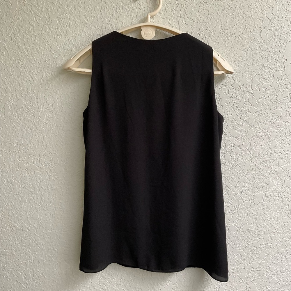 Chico’s V-neck Tank Pleated Front Black V-Neck Lined Flowy Size 6-8 (Chico’s 0) - Picture 2 of 10